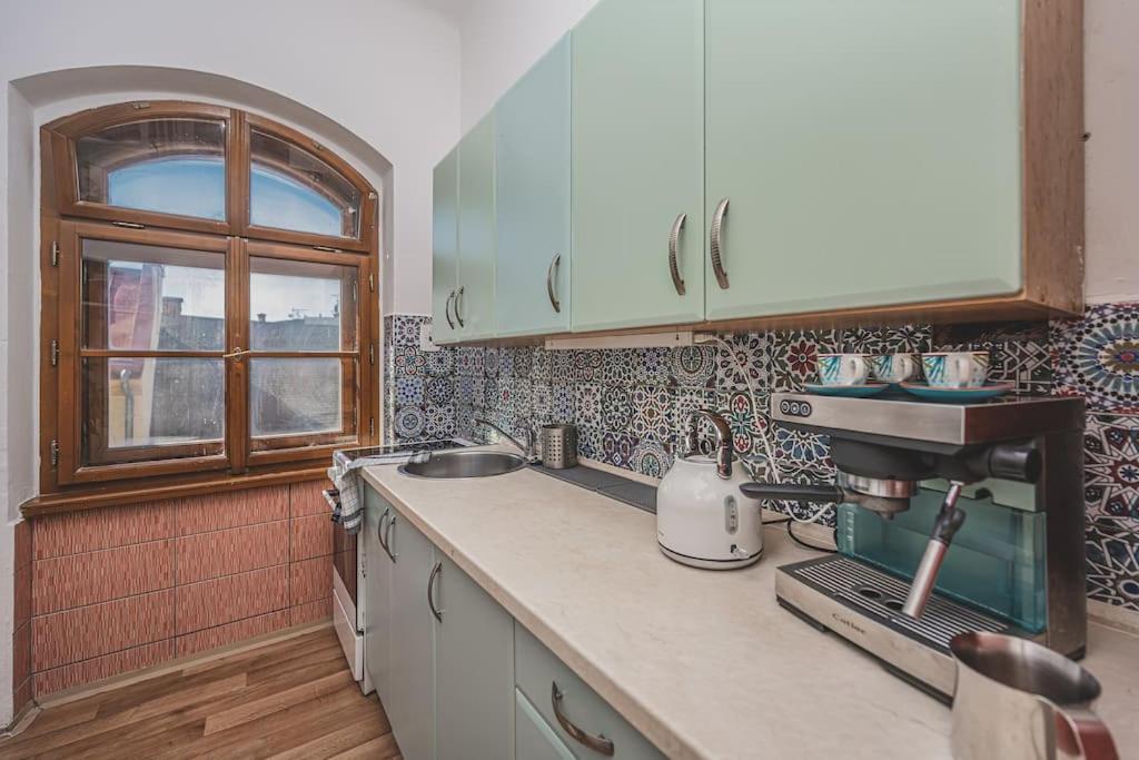 Carolina'S Romantic Apartment Hradec Kralove Exterior photo