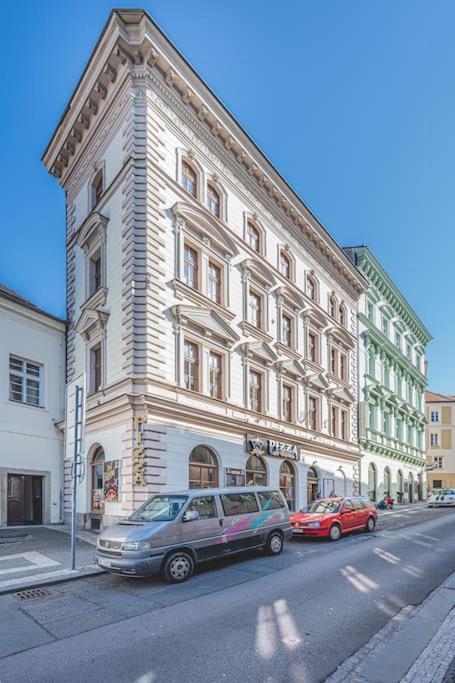 Carolina'S Romantic Apartment Hradec Kralove Exterior photo